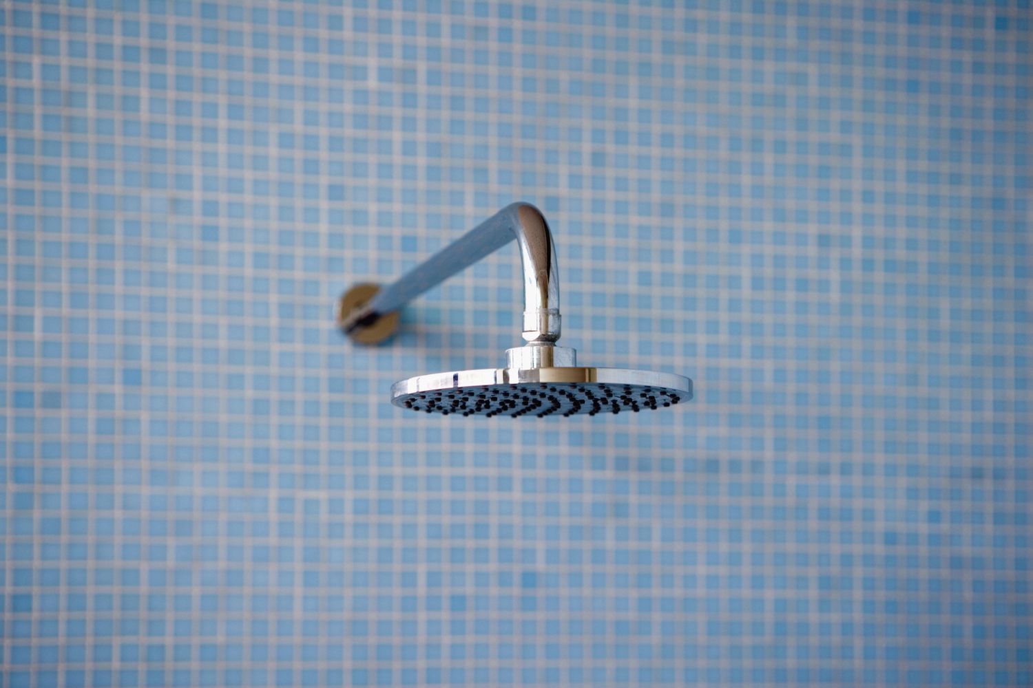 How to Clean a Showerhead With Baking Soda: Recipe and Instructions