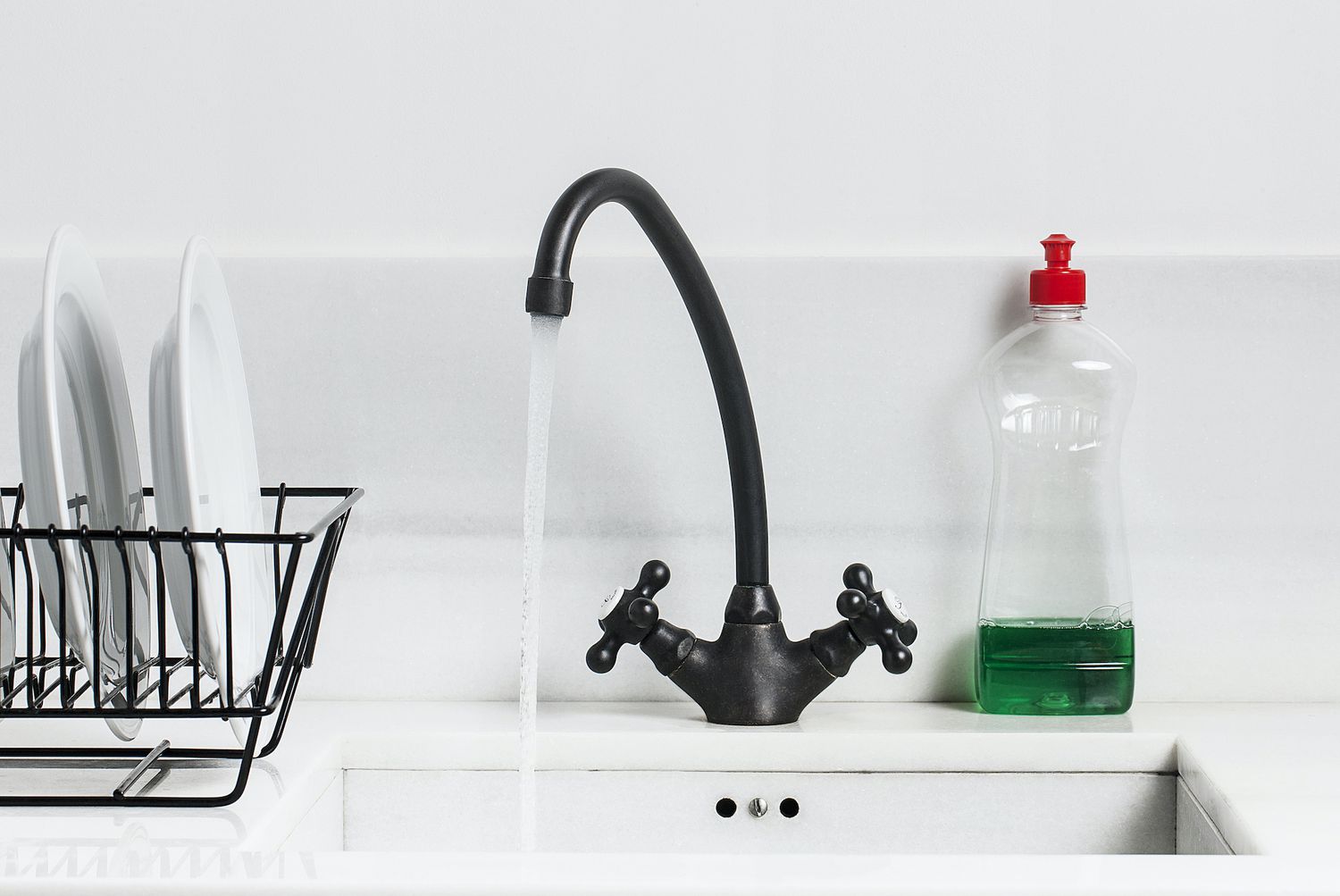 How to Make Your Kitchen Sink Sparkle